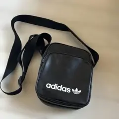 adidasバック
