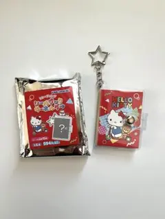 サンリオ　トレーディングシールブックキーホルダー　キティ