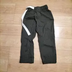 130. ベルト飾りつき　カーゴパンツ