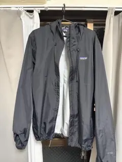 Patagonia ブラック フード付きナイロンジャケット メンズS - メルカリ