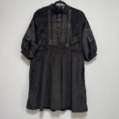 merlot しんでんのおにわしししゅうワンピースのサムネイル
