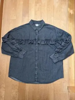 SOMETHING フリル付きブラック長袖シャツ