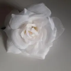 白　花　ヘアアクセサリー　ヘアピン