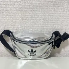 adidas アディダス ボディバッグ　シルバー 斜め掛け