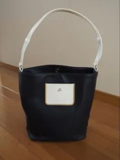 未使用級】キタムラ 2WAYリュック キルティング ナイロン エナメル 紺 