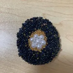 ハンドメイド ビーズ刺繍ブローチ ネイビー