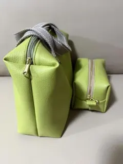 合皮　中、小ポーチのセット