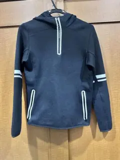 J.LINDEBERGブラックパーカー Sサイズ