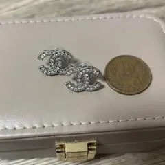 CHANEL ココマーク ラインストーン ピアス　ノベルティ品