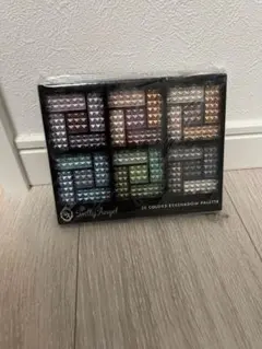 新品未開封！Dolly Anjelアイシャドウパレット30色