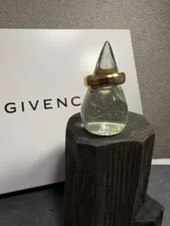 Givenchyリング23号前後のサムネイル