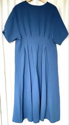 【un dix cors】ウエストタック半袖ワンピース　ブルー