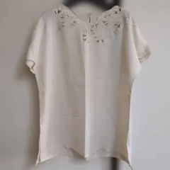 古着べに花　アイボリー 刺繍 フレンチスリーブブラウス9号