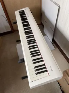 ヨシキング様用　Roland FP-30 ホワイト 88鍵 デジタルピアノのサムネイル