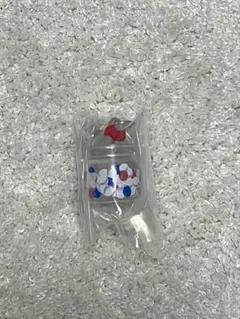 モンチッチ　ハローキティー　ガチャガチャ　めじるしアクセサリー