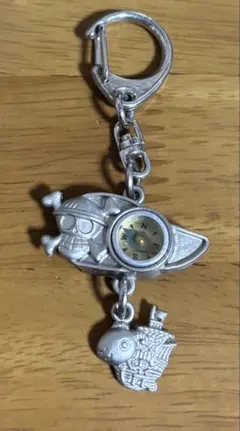 ワンピース　キーホルダー　ゴーイングメリー号(羅針盤付き)