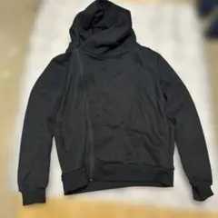 黒フード付きジッパーパーカー