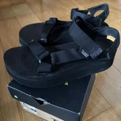 Teva ブラック スポーツサンダル