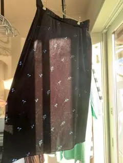 ベロアナロースカート　花柄刺繍　しまむら　komachi