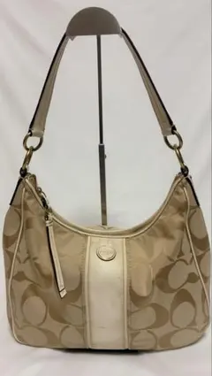 COACH シグネチャー ショルダーバッグ ベージュのサムネイル