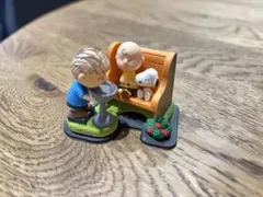 チャーリー・ブラウンとスヌーピーフィギュア