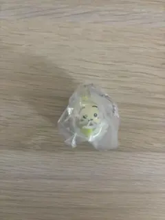 映画ちいかわ たべものいっぱいマスコット ガチャガチャ　うさぎ