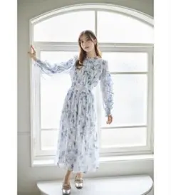 toccoリボン付きラッフルフリルフラワープリントシャーリングプリーツワンピース