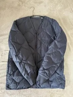 ユニクロ　リサイクルダウンジャケットブラック チャコール　キルティング