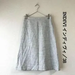 【インディヴィ】台形スカート 膝丈 ライトグレー 上品　柄デザイン