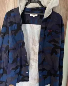 TOMMY 迷彩柄 フード付きシャツ L