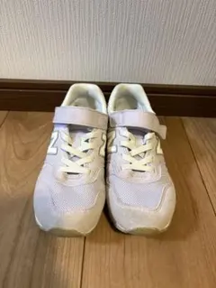 New Balance キッズシューズ 薄い紫