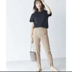 スリットテーパードパンツのサムネイル