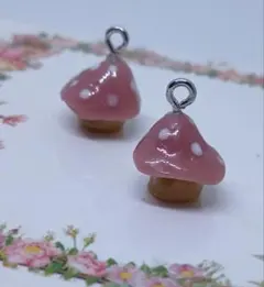 【523】ハンドメイドピアスイヤリングピンクの水玉きのこ型ピアス