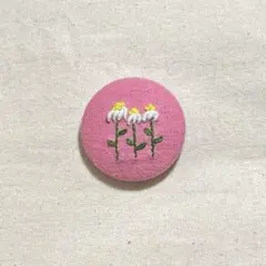 花　くるみボタン　刺繍　ブローチ　ハンドメイド