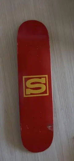 ステューシーのスケートボードデッキ