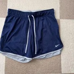Nike DRI-FIT ネイビーショートパンツ