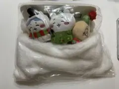 ちいかわ　ハッピーホリデーなおやすみベッドと繋がるマスコットセット