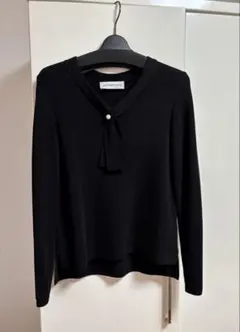 ⭐︎美品⭐︎ AVENIRETOILEリボン付きブラックニットのサムネイル