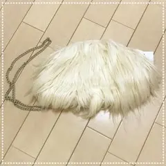 【新品】フェイクファーチェーンバッグ アイボリー♪