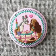 Disney 刺繍缶バッチ　わんわん物語