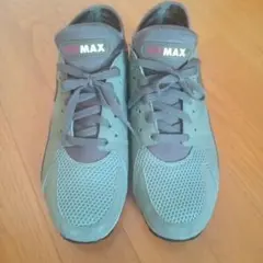 Nike Air Max オリーブグリーン