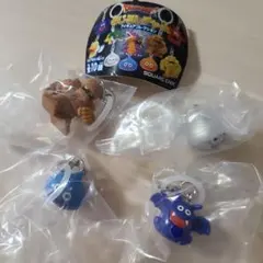 ドラクエ　めじるしチャーム　フィギュアコレクション　４個セット