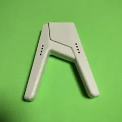 美品　任天堂スイッチ Joy-Con充電グリップ　ジョイコングリップ　V字型 白