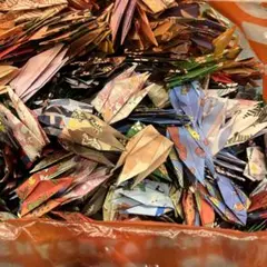 千羽鶴　バラ　千代紙　折り紙　折り鶴シャワー