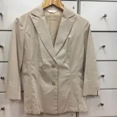 ベージュ テーラードジャケット
