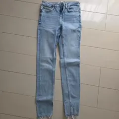 ZARA ライトブルー デニムパンツのサムネイル