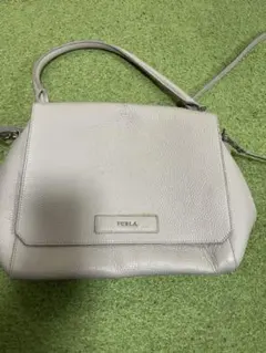 FURLA ショルダーバッグ　オフホワイト系の色味