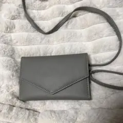 any SiSスマホショルダーバッググレー 合成皮革カメラ撮影外さずワンタッチ