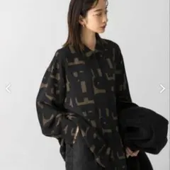 KBF♡総柄シャツ ジオメトリックプリントシャツ 長袖 ゆったり Oneサイズ