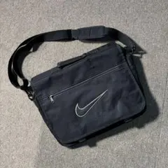old nike ナイキ　グレー　メッセンジャーバッグ　古着　y2k old nike ナイキ グレー メッセンジャーバッグ 古着 y2k